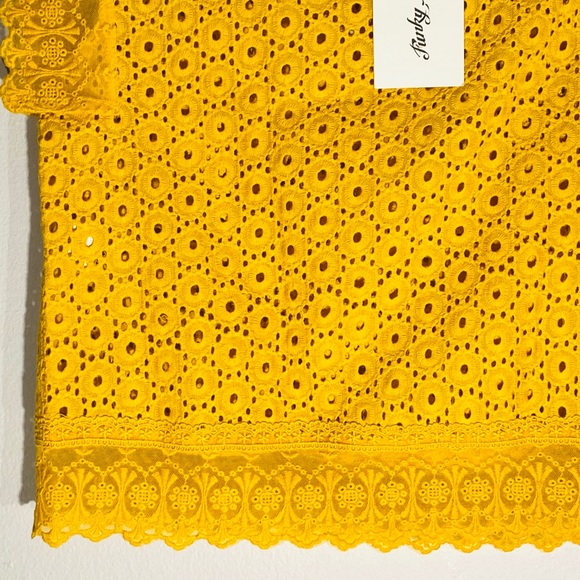 Gorgeous Eyelet & Lace Summer Top**Small - Picture 7 of 7